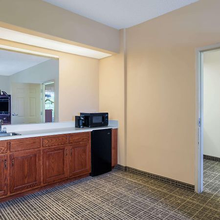 Baymont By Wyndham Lafayette Airport Hotel Luaran gambar