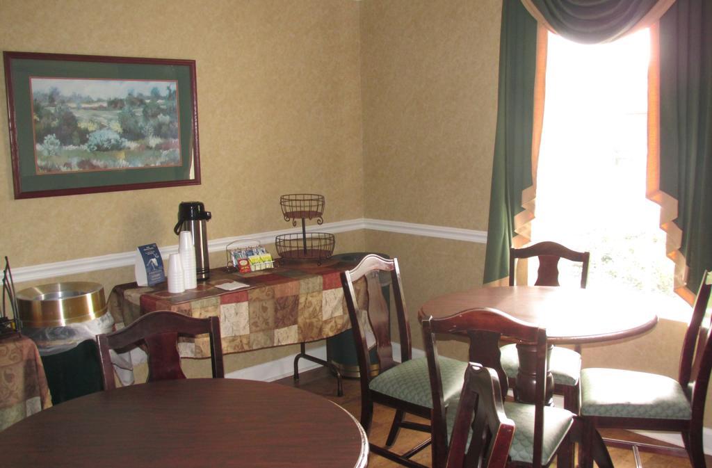 Baymont By Wyndham Lafayette Airport Hotel Luaran gambar