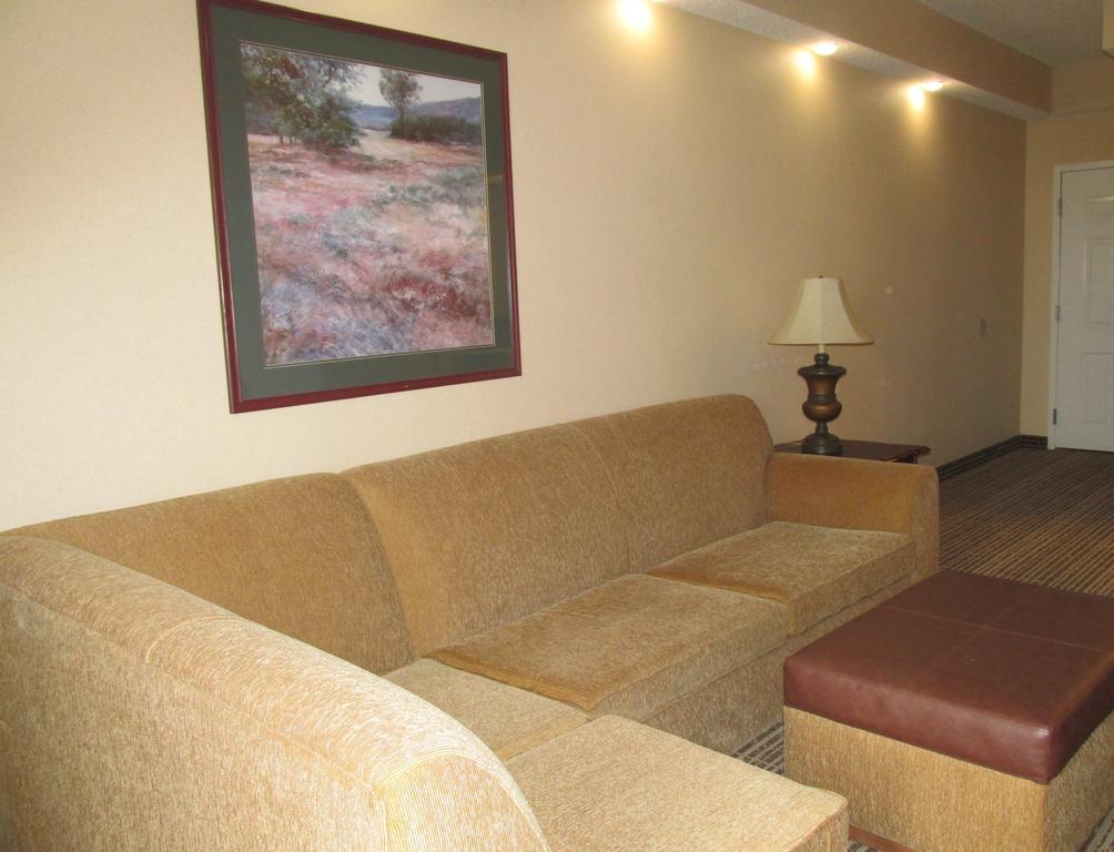 Baymont By Wyndham Lafayette Airport Hotel Luaran gambar