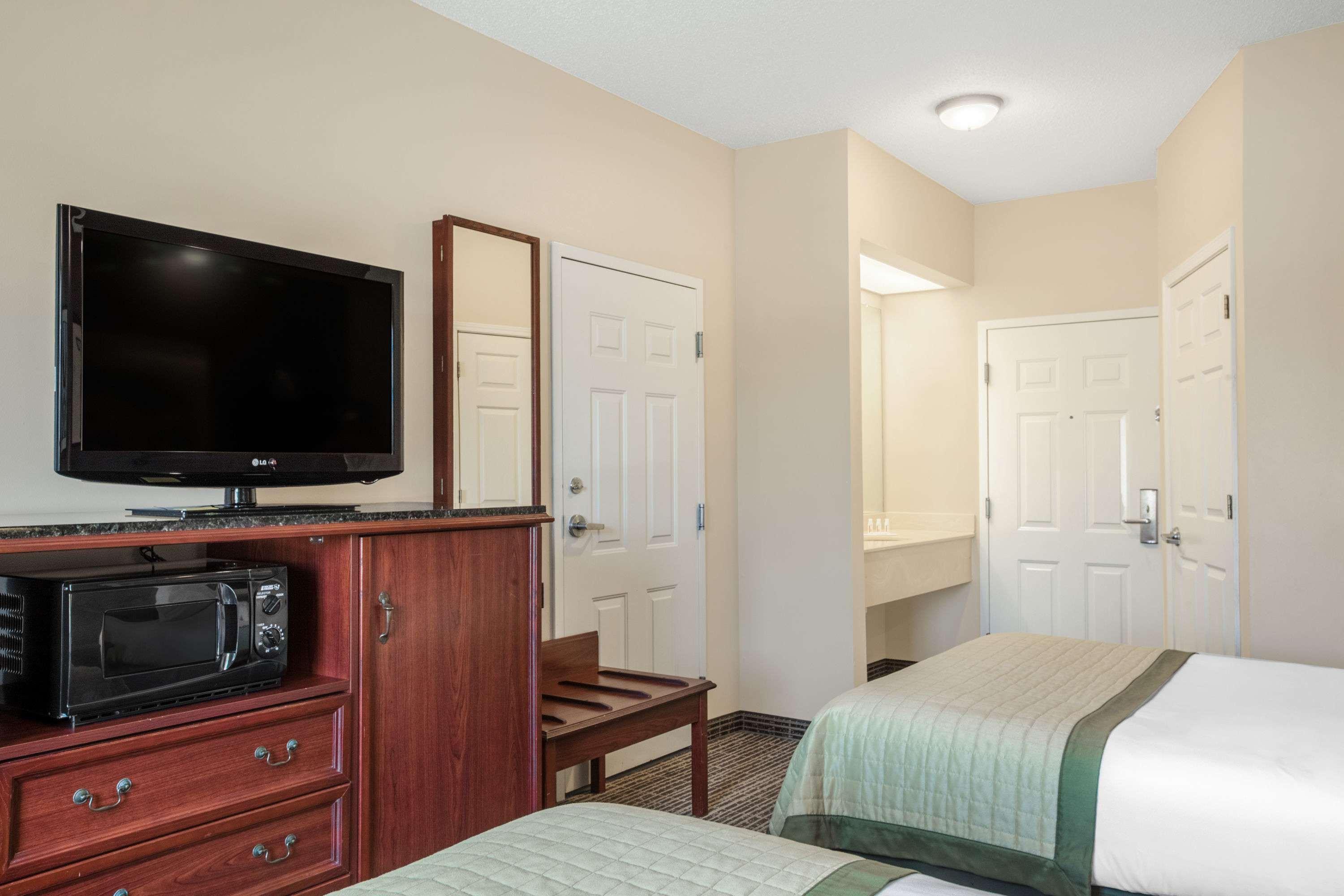 Baymont By Wyndham Lafayette Airport Hotel Luaran gambar