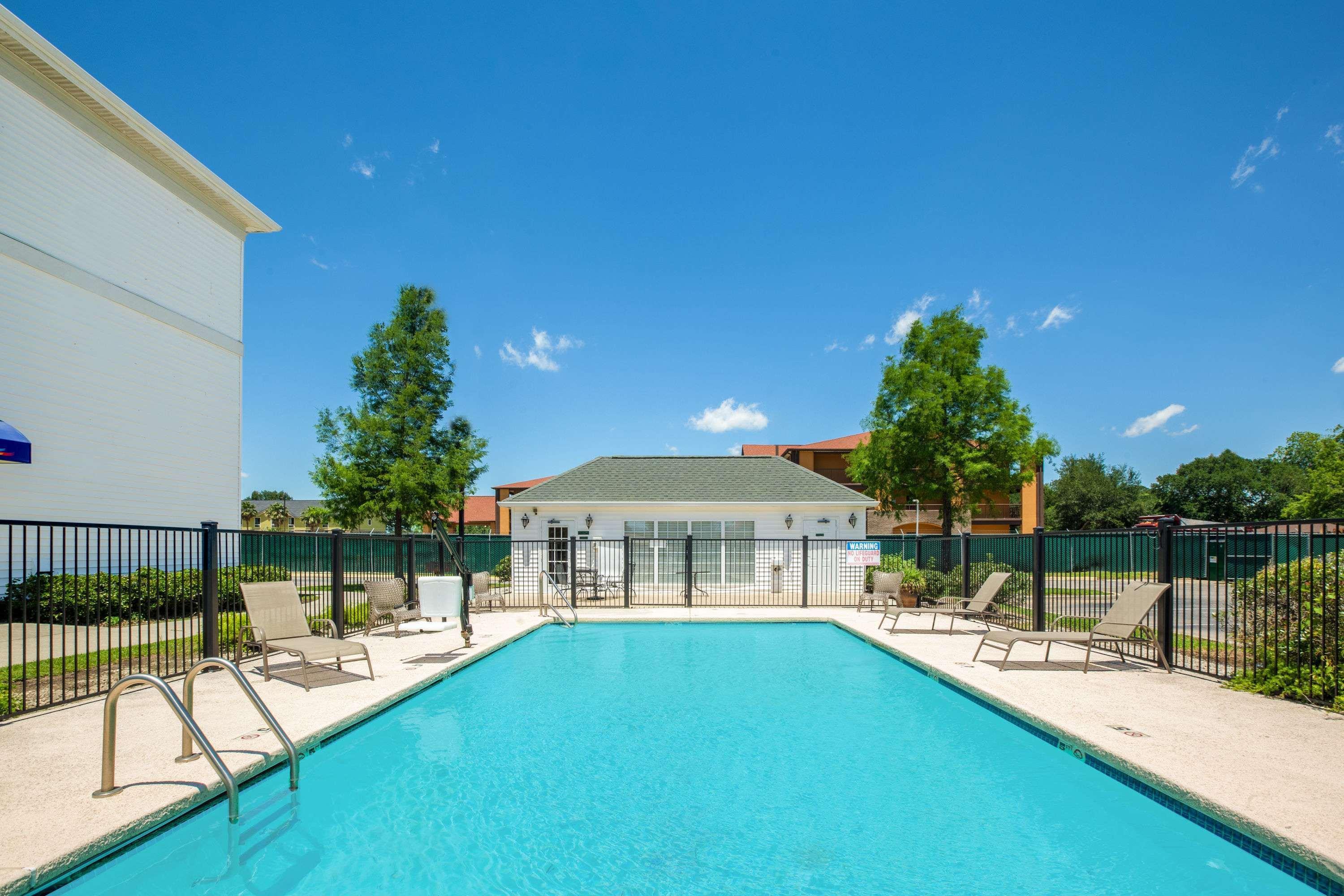 Baymont By Wyndham Lafayette Airport Hotel Luaran gambar