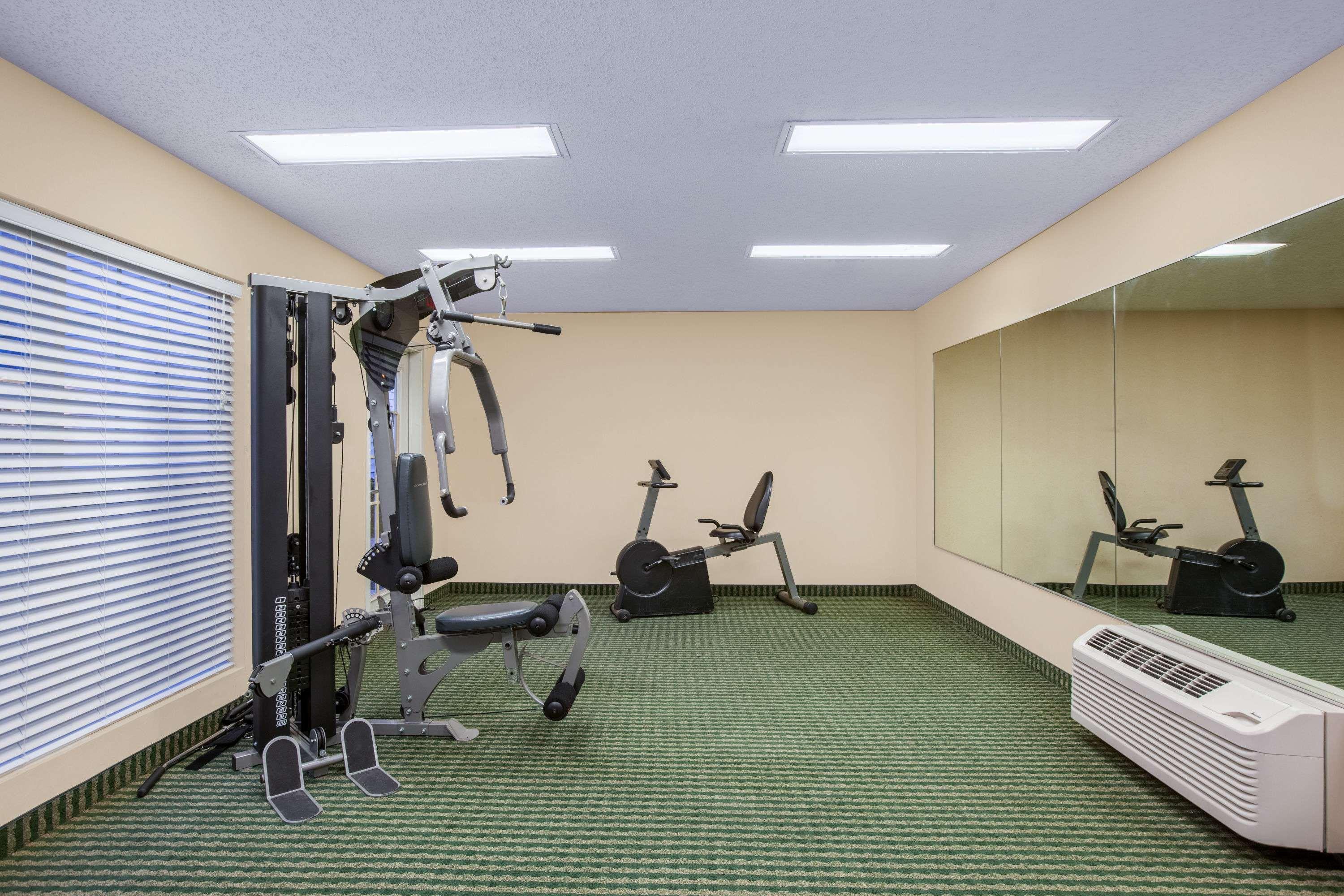 Baymont By Wyndham Lafayette Airport Hotel Luaran gambar