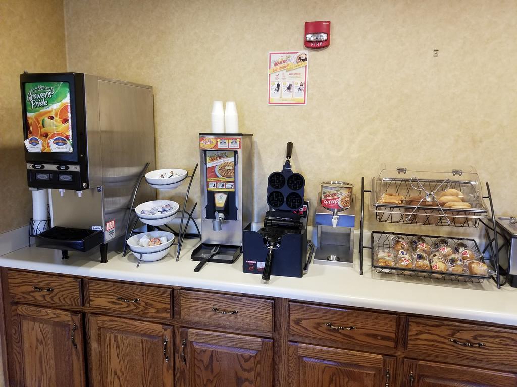 Baymont By Wyndham Lafayette Airport Hotel Luaran gambar