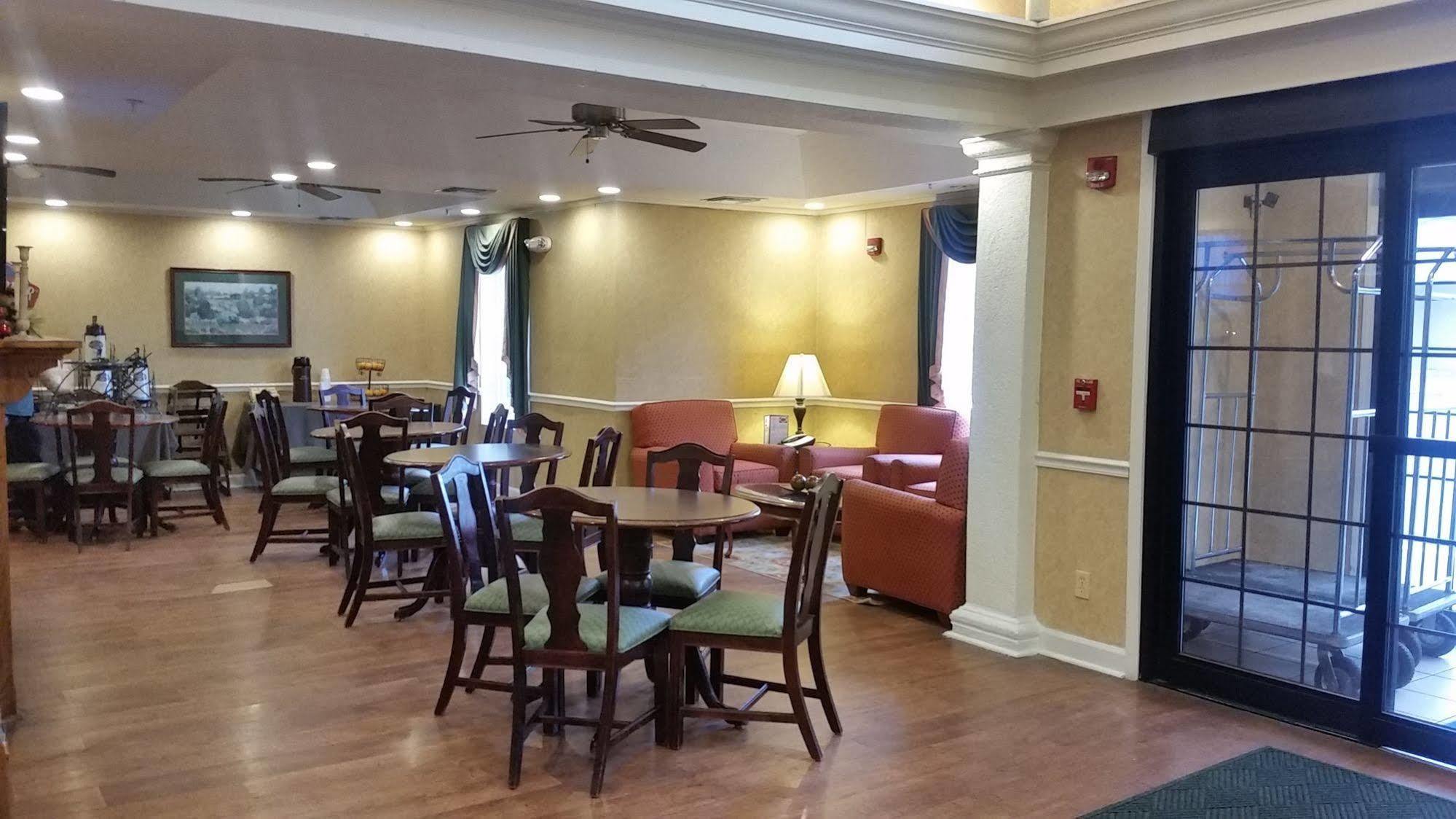 Baymont By Wyndham Lafayette Airport Hotel Luaran gambar